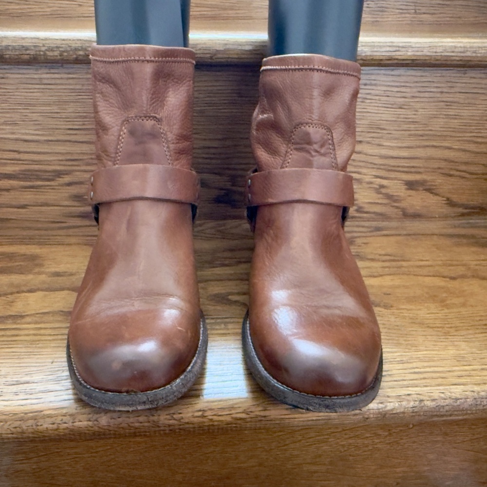 Frye Harness Ankle Boots Brown Leather 8.5 NWOT - Picture 2 of 11